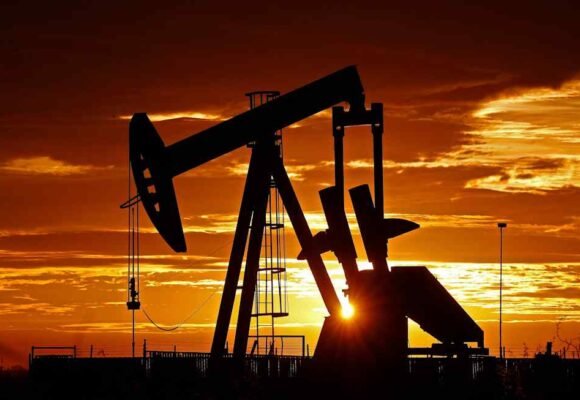 Oil hits $100 as Trump weighs ‘massive attack’